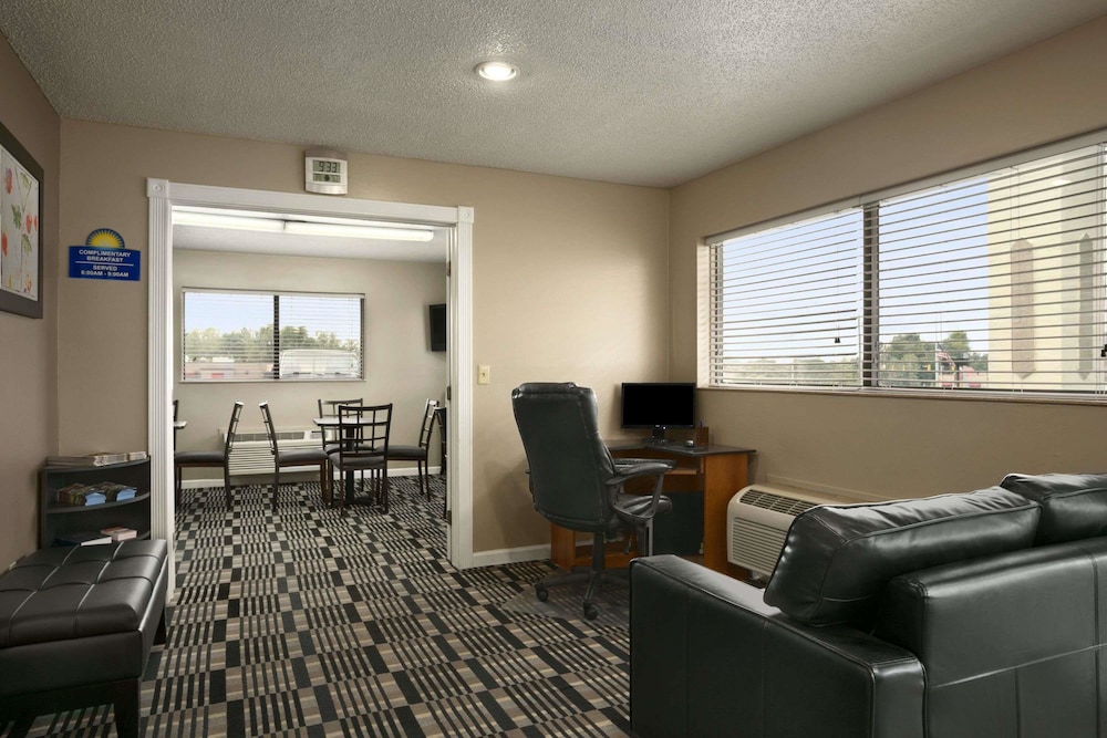 Days Inn by Wyndham Cloverdale Greencastle 33/50
