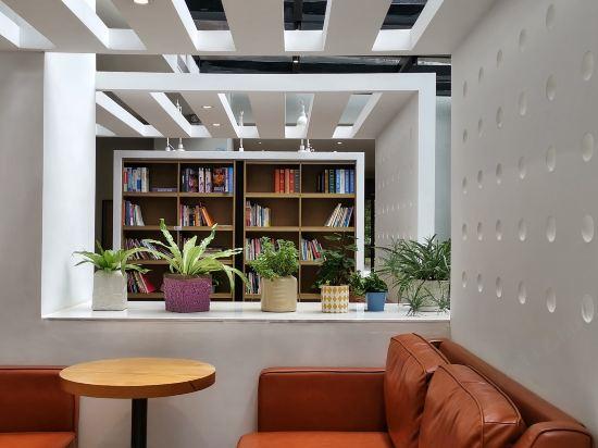 Yuhuayuan Design Hotel (Haizhou Meilan Airport Hongzhou Jiangshan) 26/28