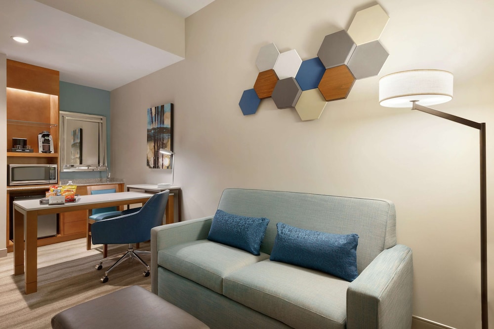 Embassy Suites By Hilton Sarasota Fl 50/65