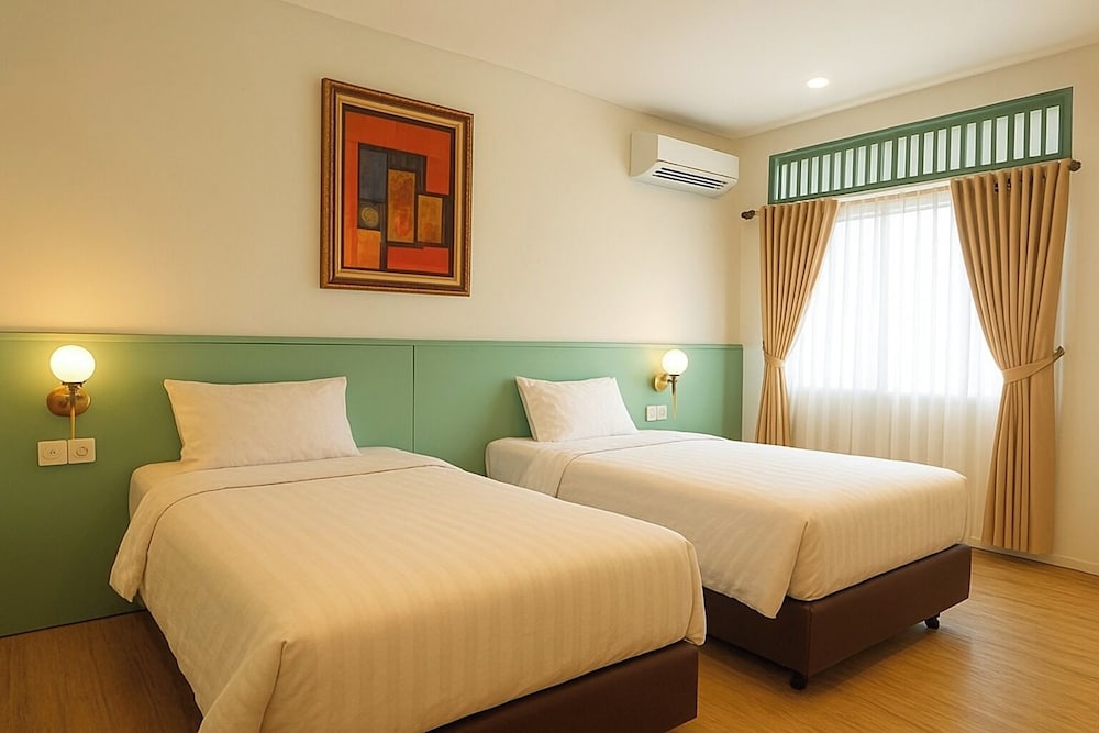 DELUXE, TWIN BEDS