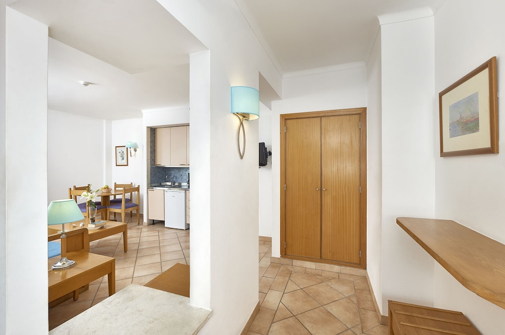Oceanus Aparthotel 47/63