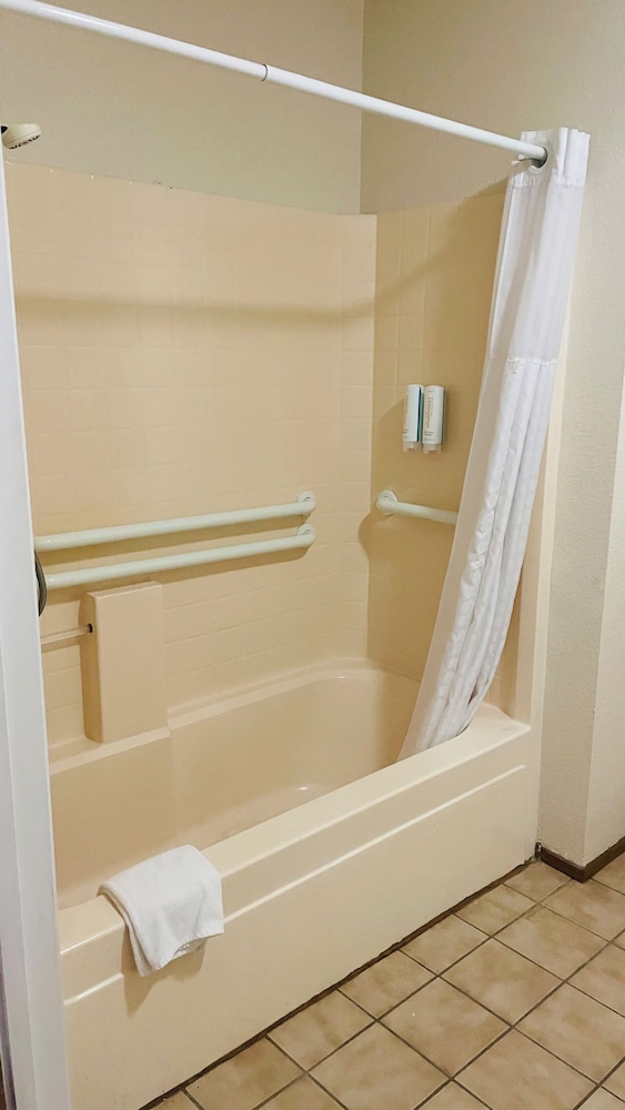 Rodeway Inn Jackson - Martell 53/57