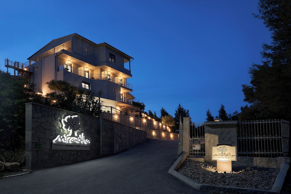 Mirabilia Boutique Hotel 6/86