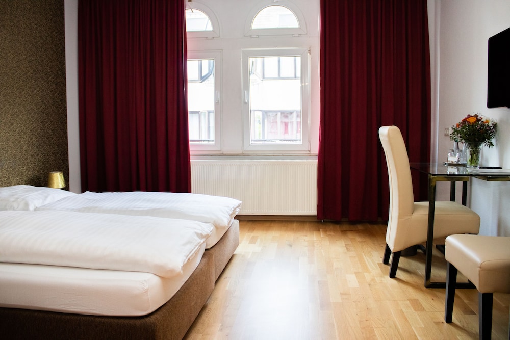 Hotel Stern 18/50