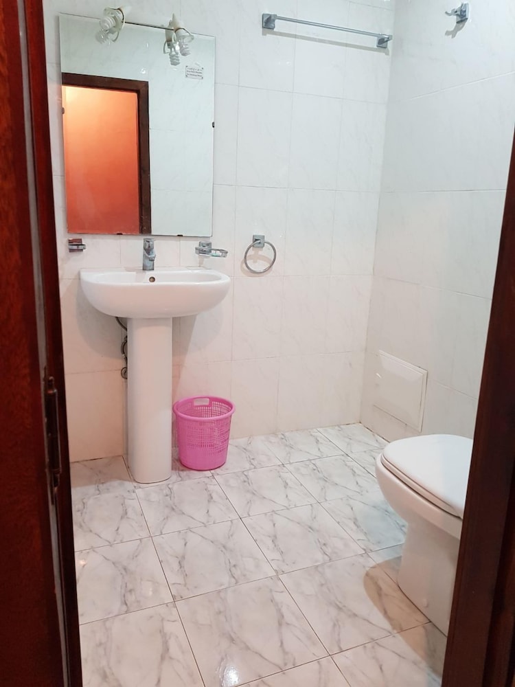 HOTEL ALI 56/72