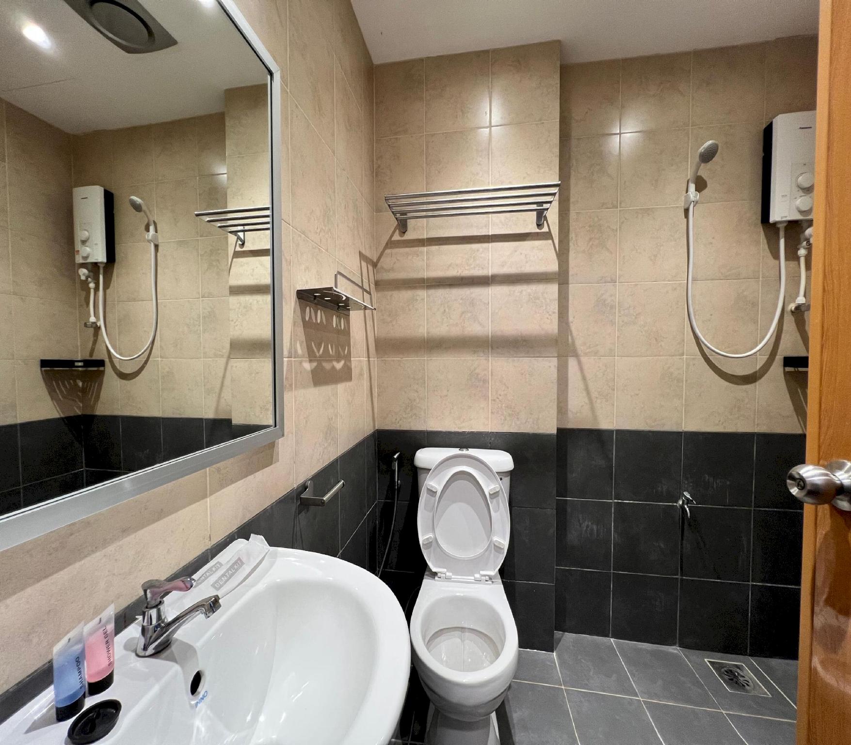 Capital O 90985 Margo Hotel KK 23/23