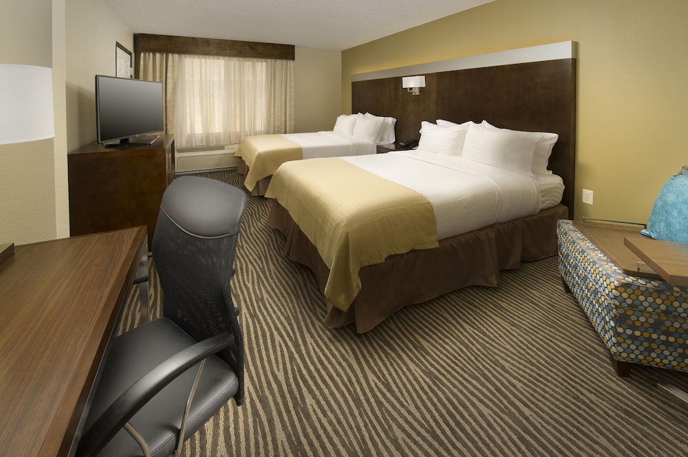 Holiday Inn El Paso Airport 10/74