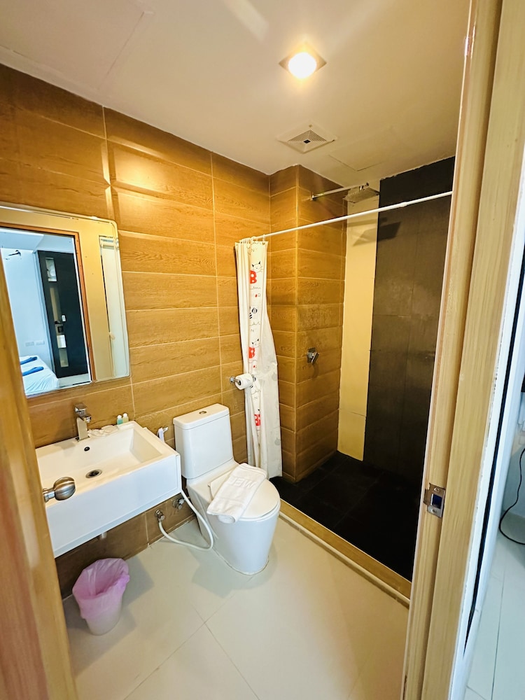 Hallo Patong Hotel 63/66