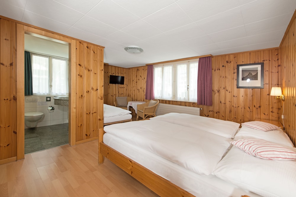 ROOM, TRIPLE