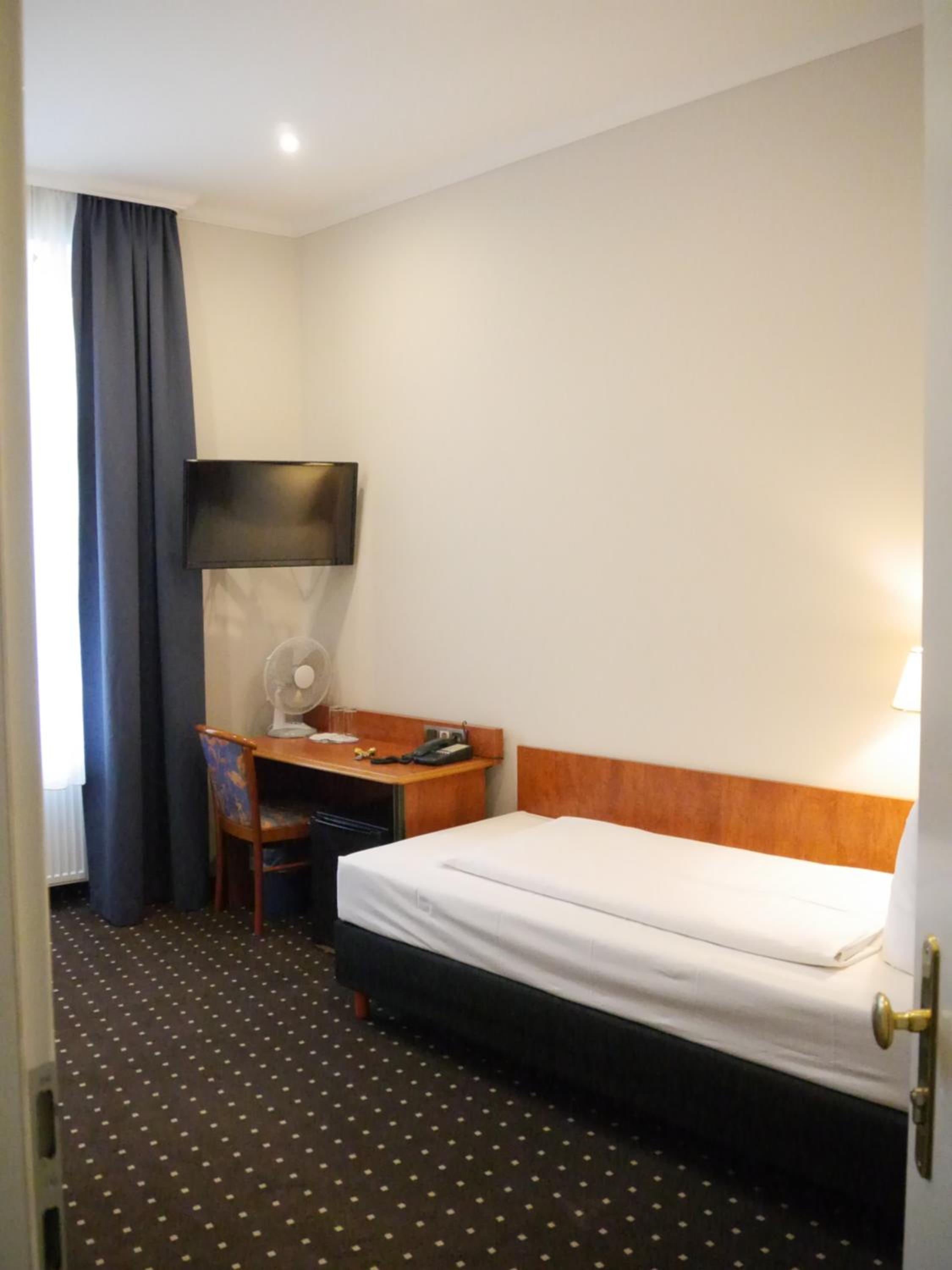 Room, Single, Large