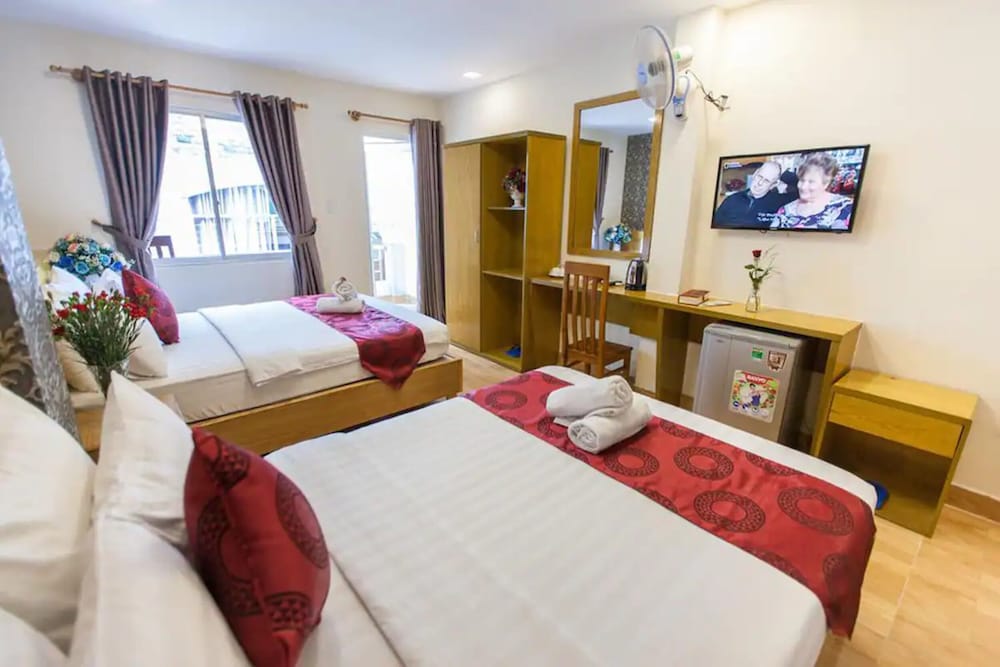 ROOM, TRIPLE