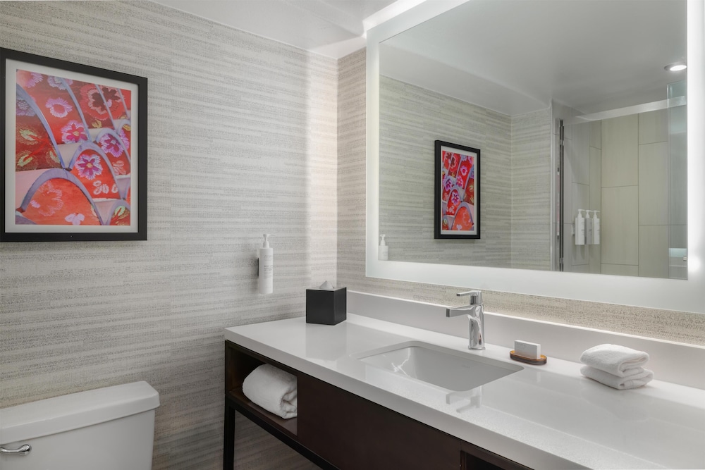 غرفة بسريرين مزدوجين، Embassy Suites Laredo Tx 8/10