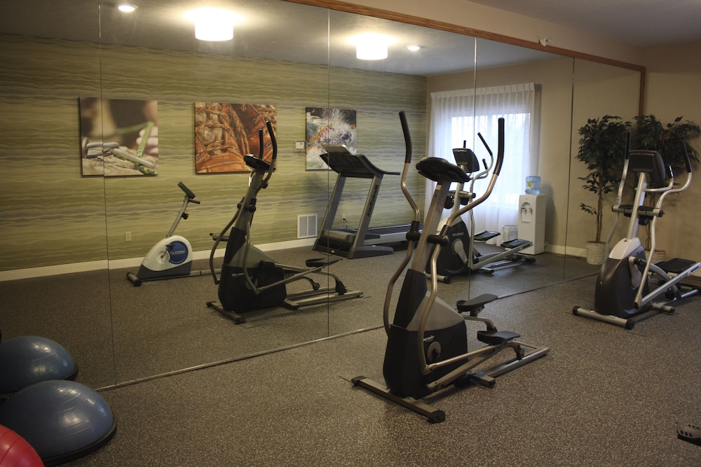 Holiday Inn Express Munising-Lakeview 49/68