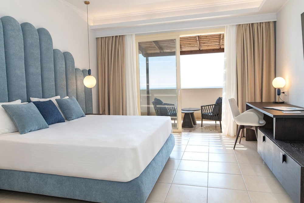 Grand Blue Beach Hotel 53/94