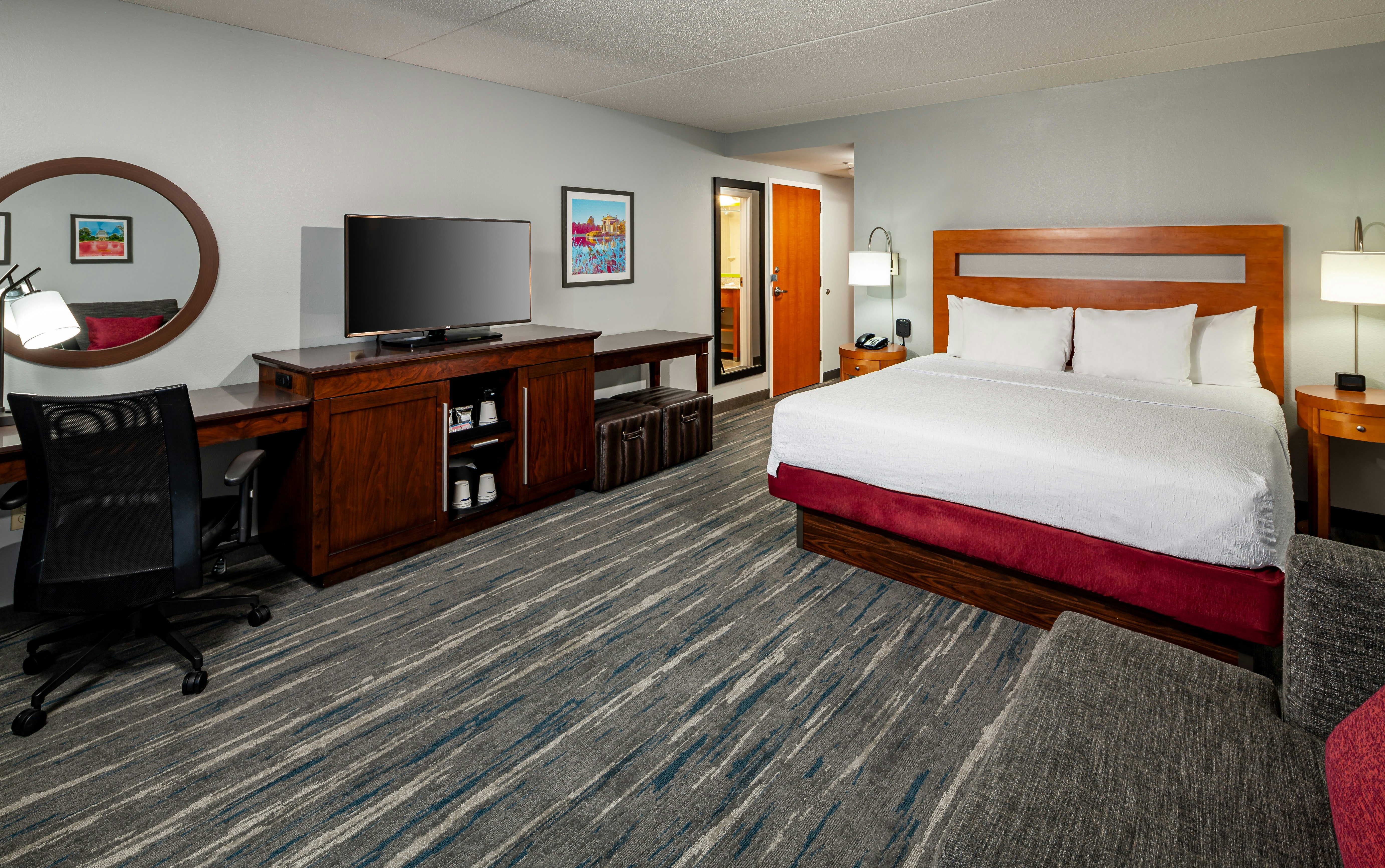 ROOM, KING BED