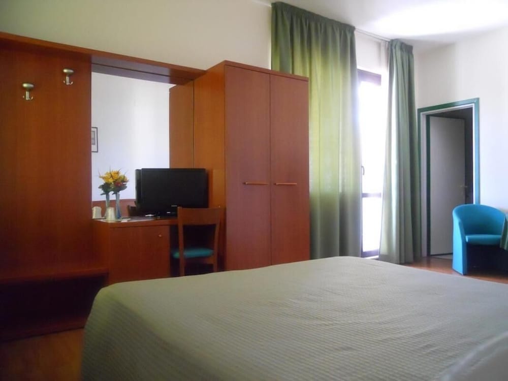 Hotel Traghetto 11/25