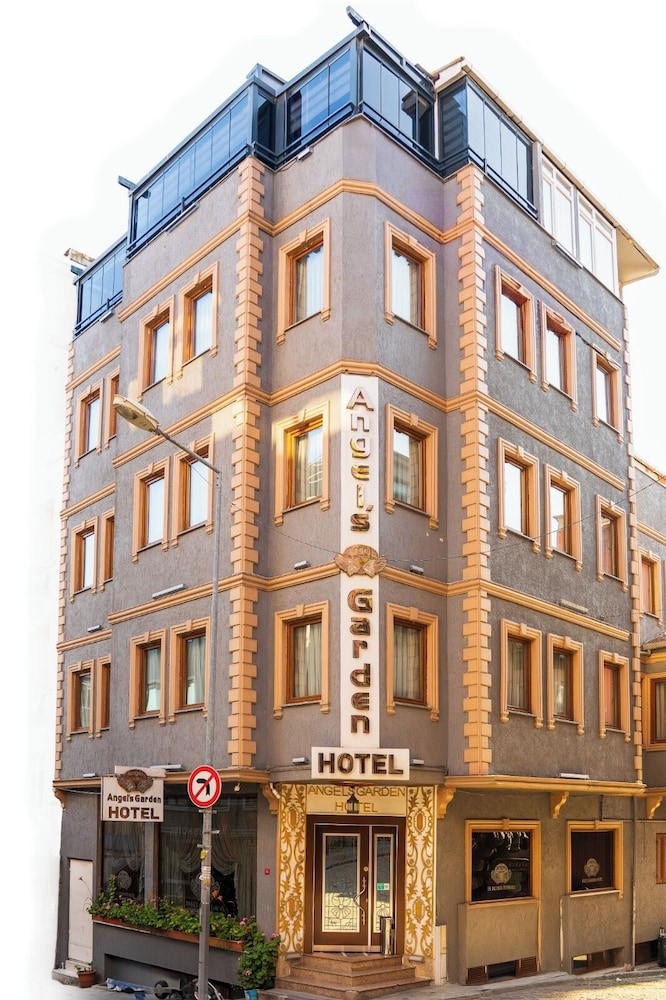Angel's Garden Hotel 2/69