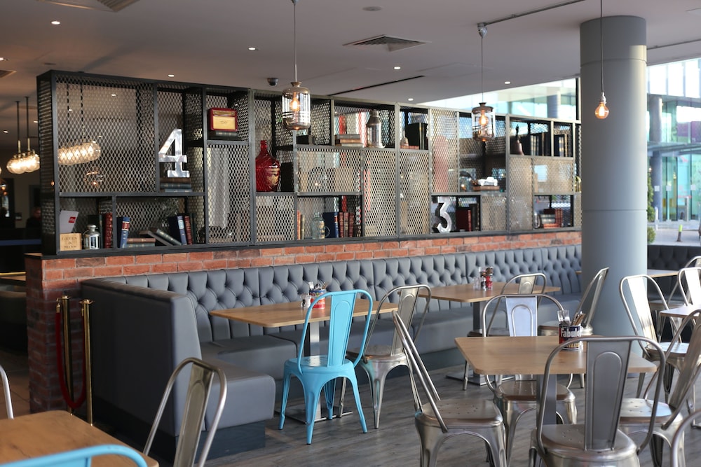 Radisson Hotel Manchester City Centre, A Verified Net Zero Hotel 77/91