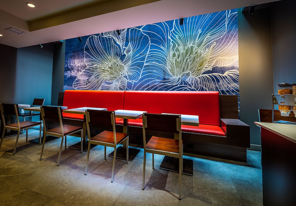 La Quinta Inn Suites By Wyndham Times Square South 39/60