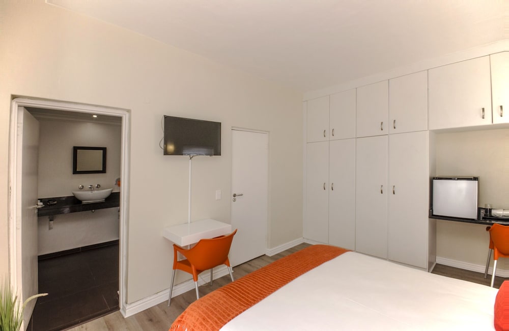 Small Bay Guest House 5/18