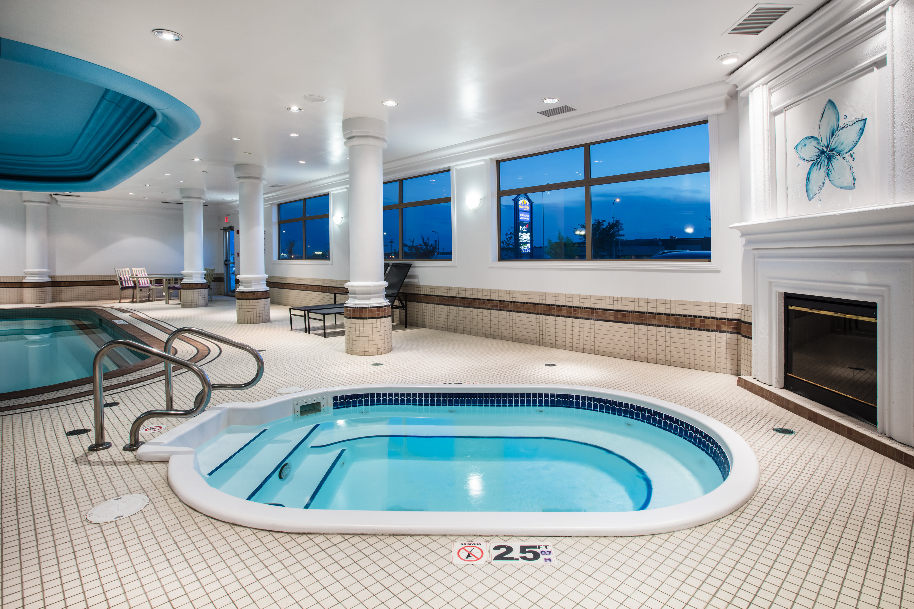 Holiday Inn Suites Grande Prairie Conference Ctr 14/41