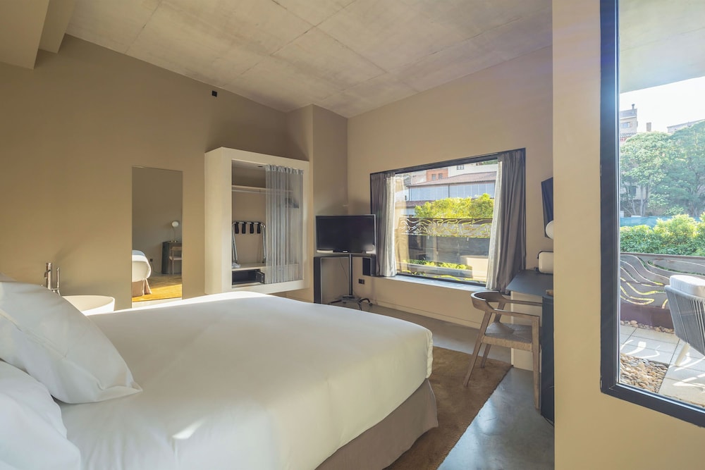 Suite, King Bed, Terrace