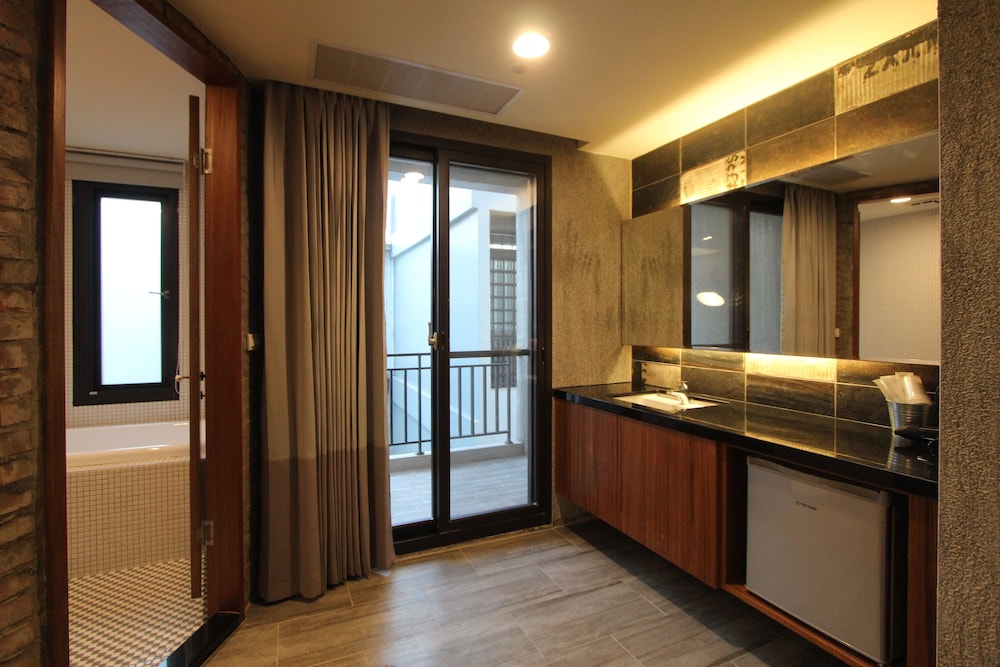 Mz1090 B&B 20/23