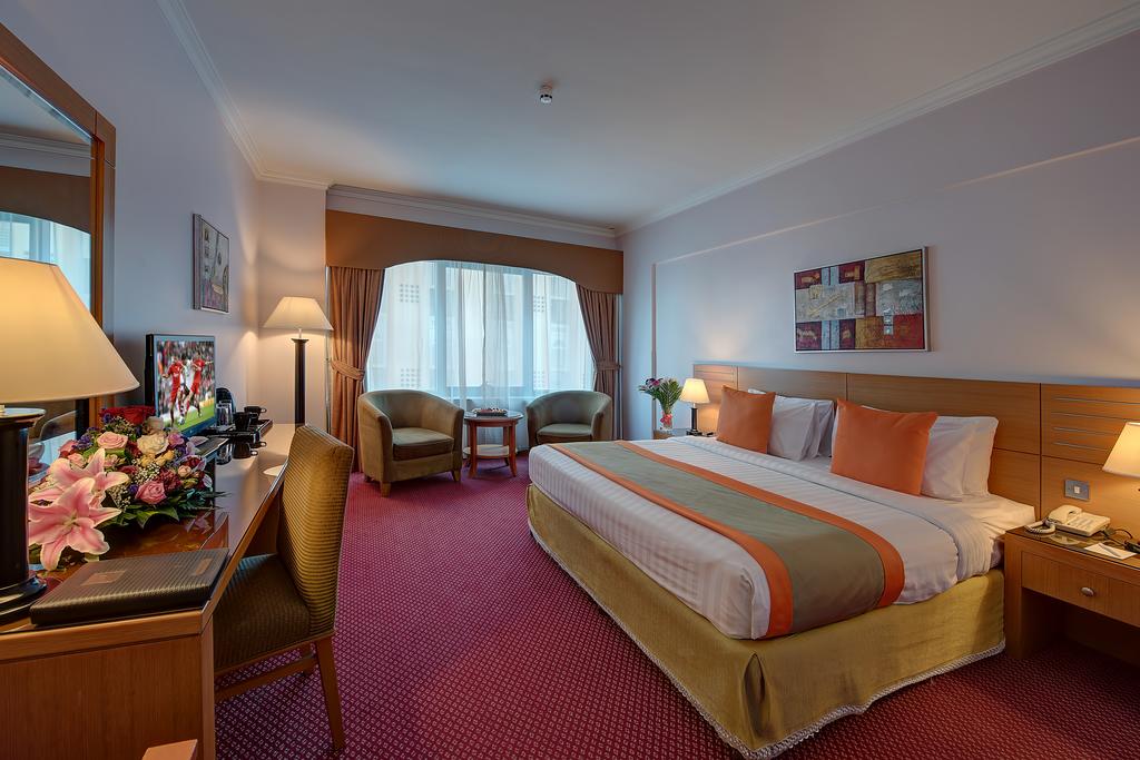 DELUXE, DOUBLE BED