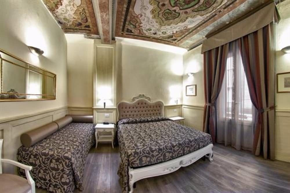 Hotel Pedrini 10/25