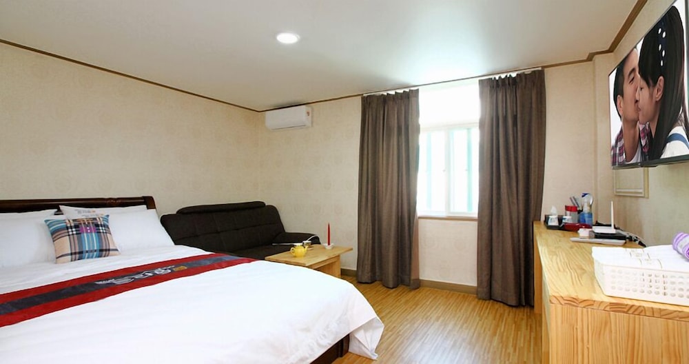 Traum Hotel &amp; Condo 16/55