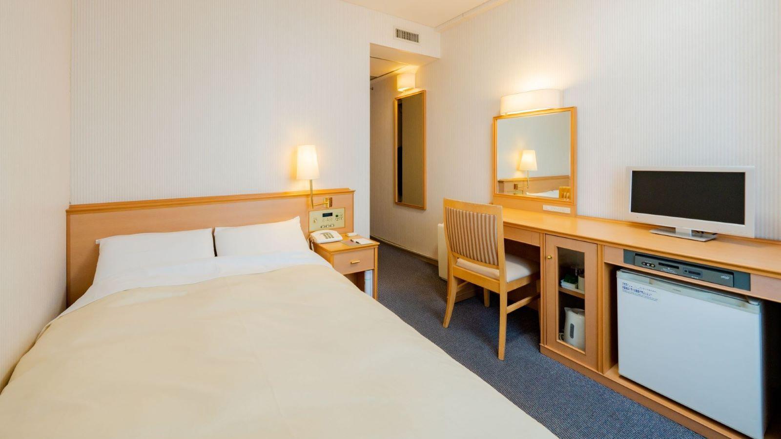 Semi Room, Semi Double Bed, Smoking