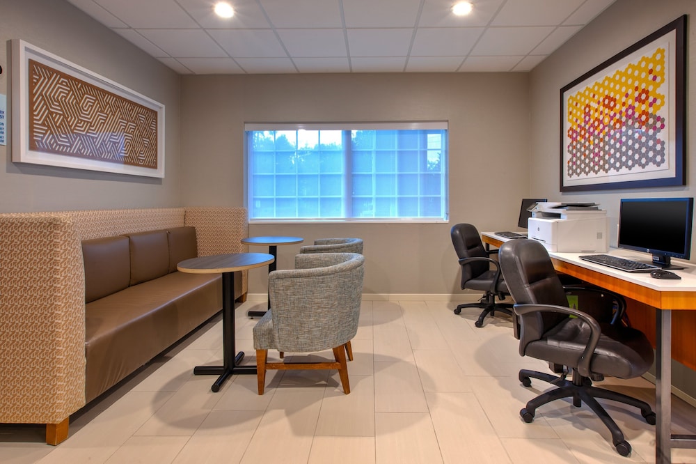 Holiday Inn Express Hotel And Suites Absecon Atlantic City Area 34/48