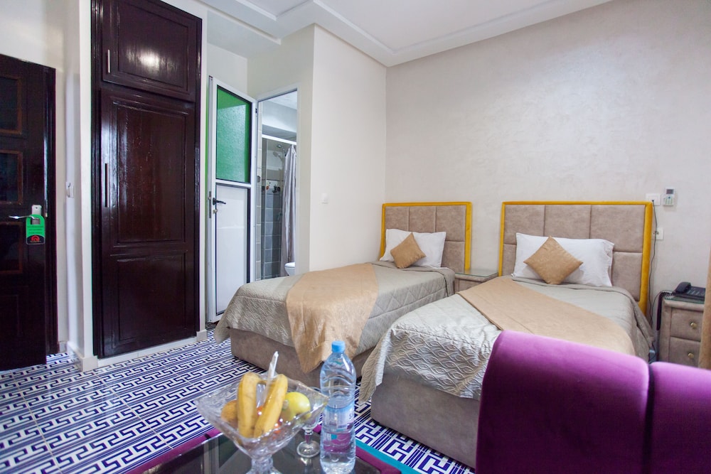 HOTEL MAMORA 32/72