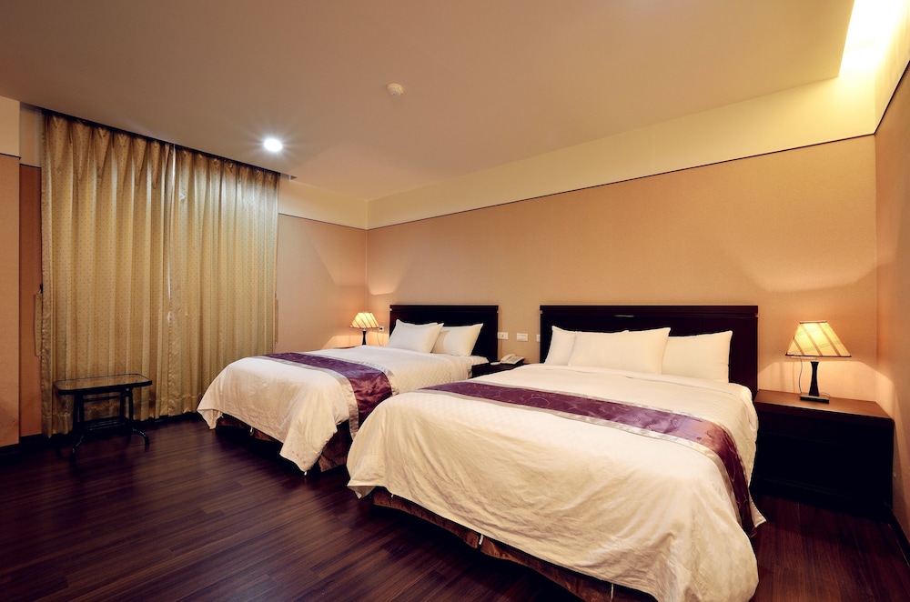 King Town Hotel 25/50