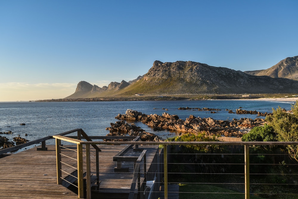 Pringle Bay Beach House by Cape Summer Villas 24/32