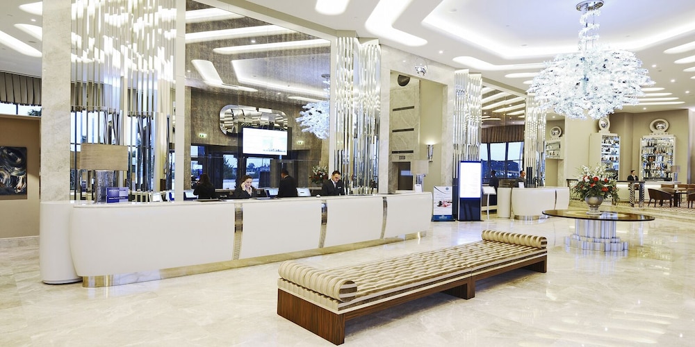 Lobby at Crowne Plaza Bursa Convention Center and Thermal Spa, BURSA