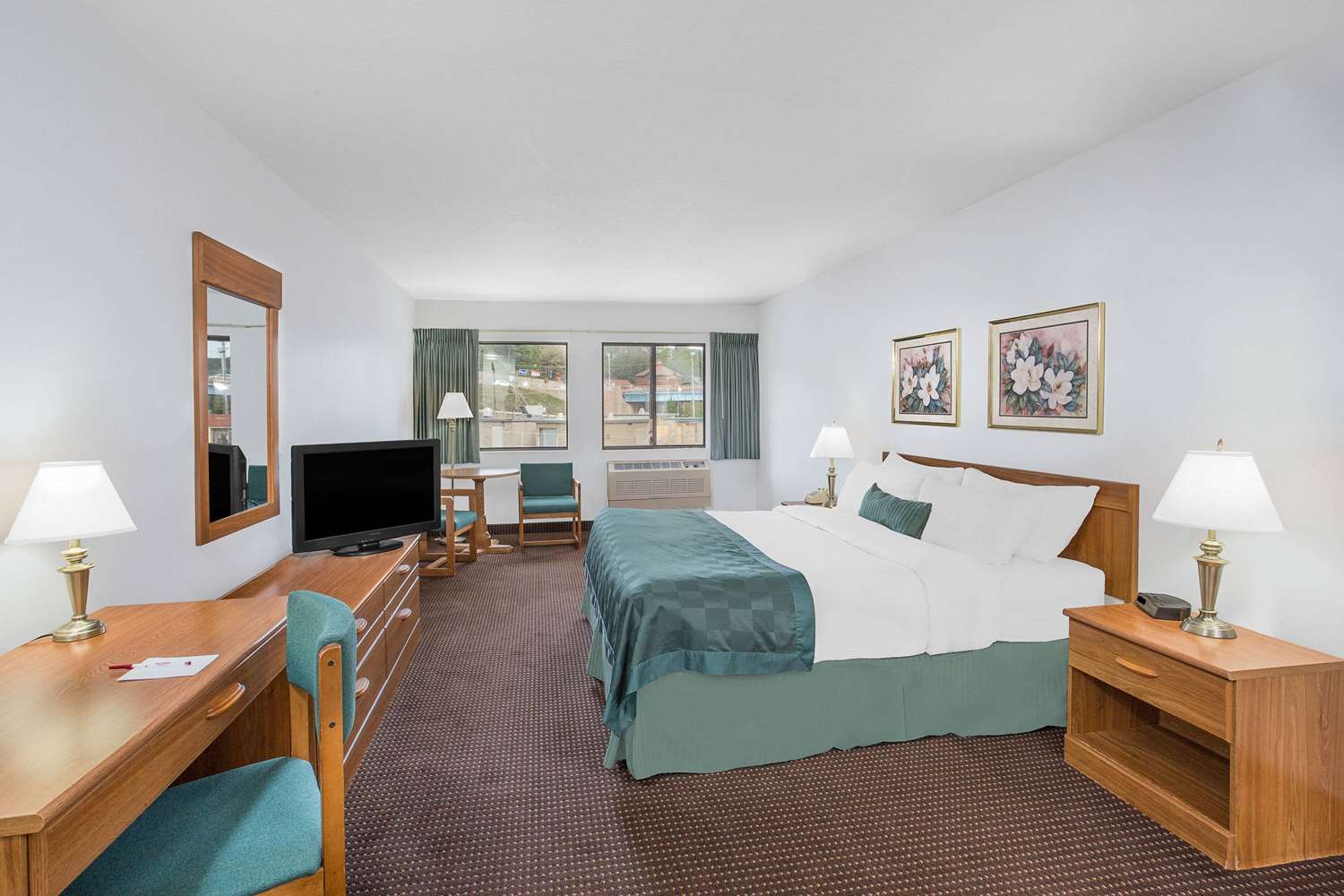 Ramada By Wyndham Hancock Waterfront 6/17