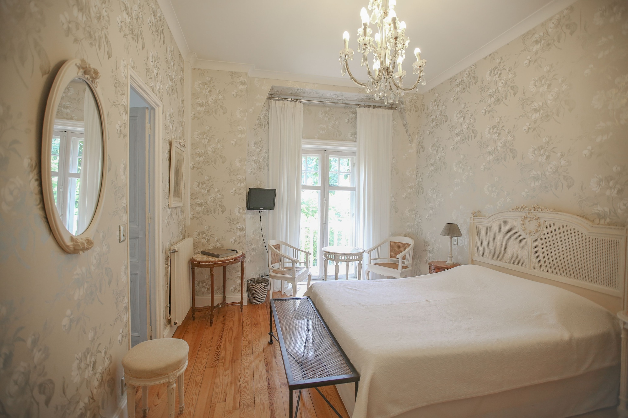 CLASSIC, DOUBLE BED, GARDEN VIEW