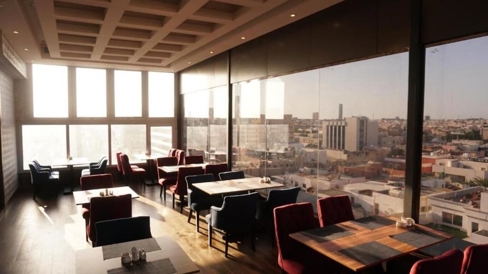 EVA Hotel 30/38
