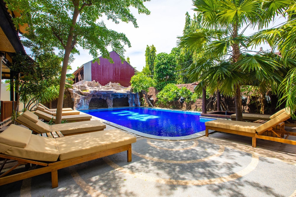 Gili Sands Hotel & Bar 58/66