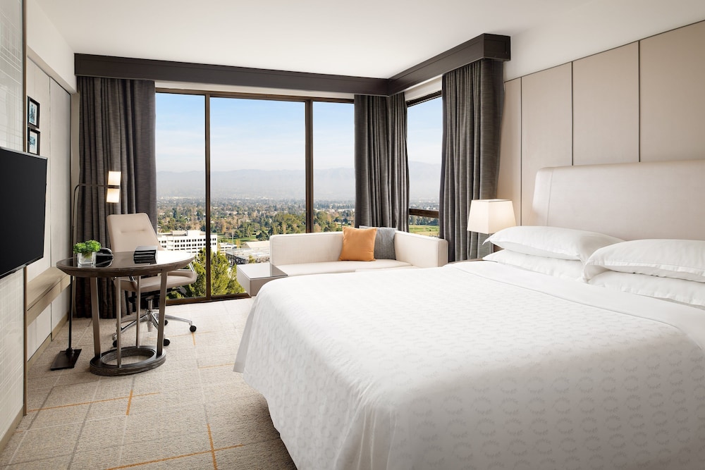 Sheraton Universal Hotel 9/33