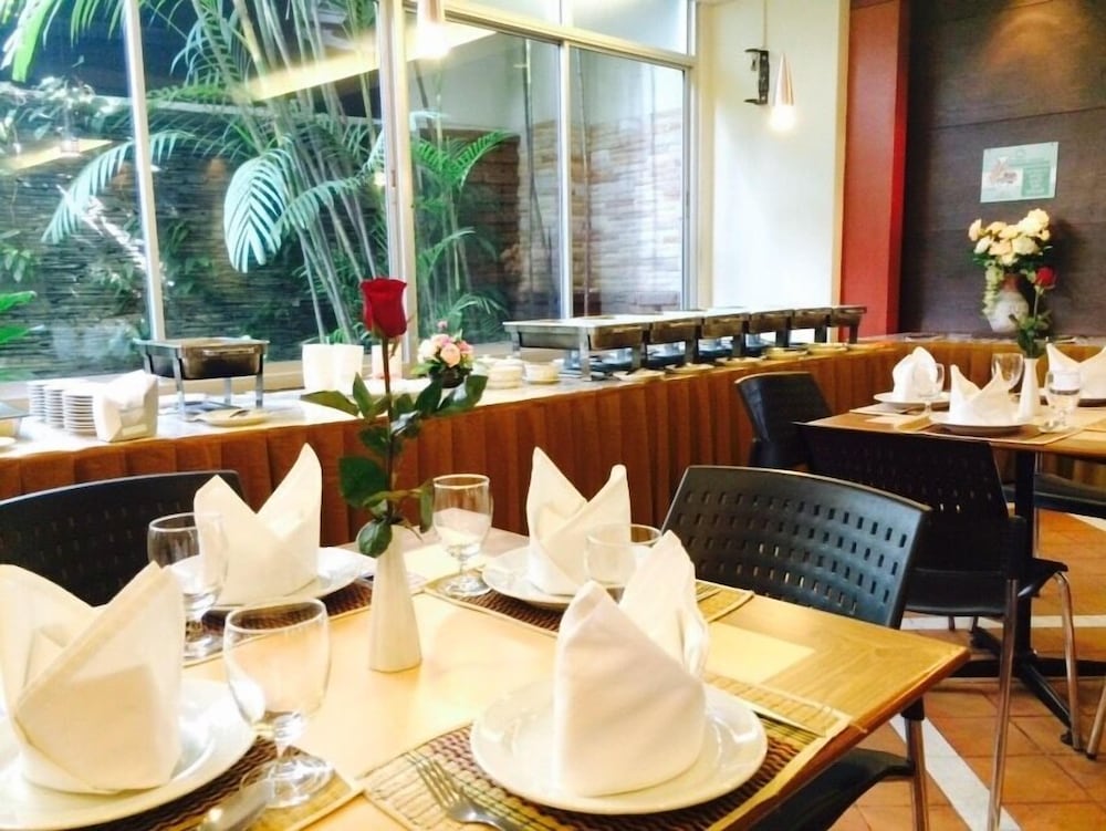 Hadyai Golden Crown Hotel 45/58
