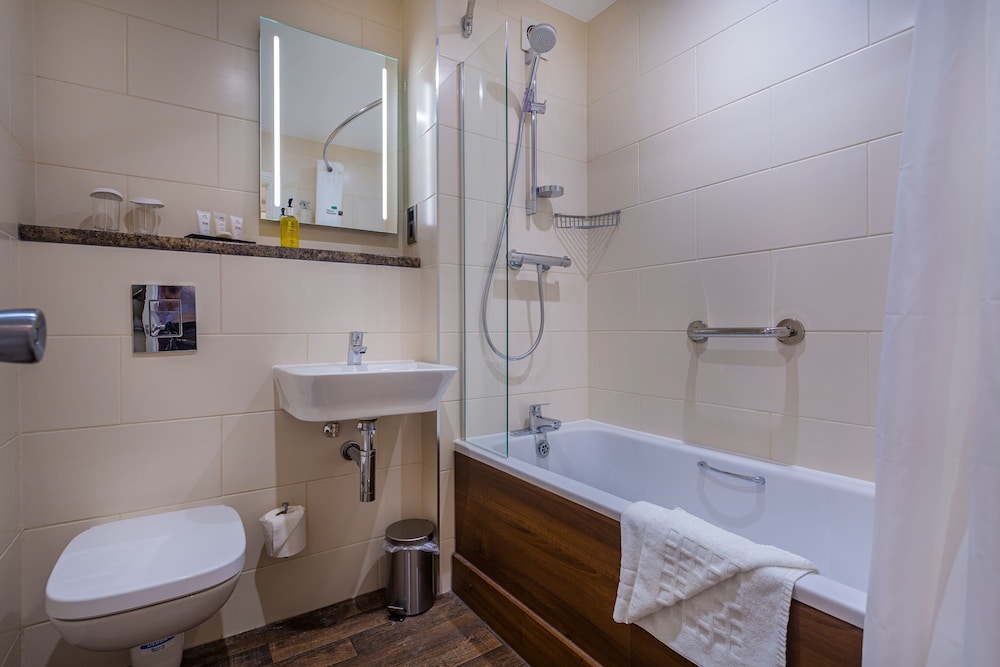 Best Western the Three Swans Hotel 62/69