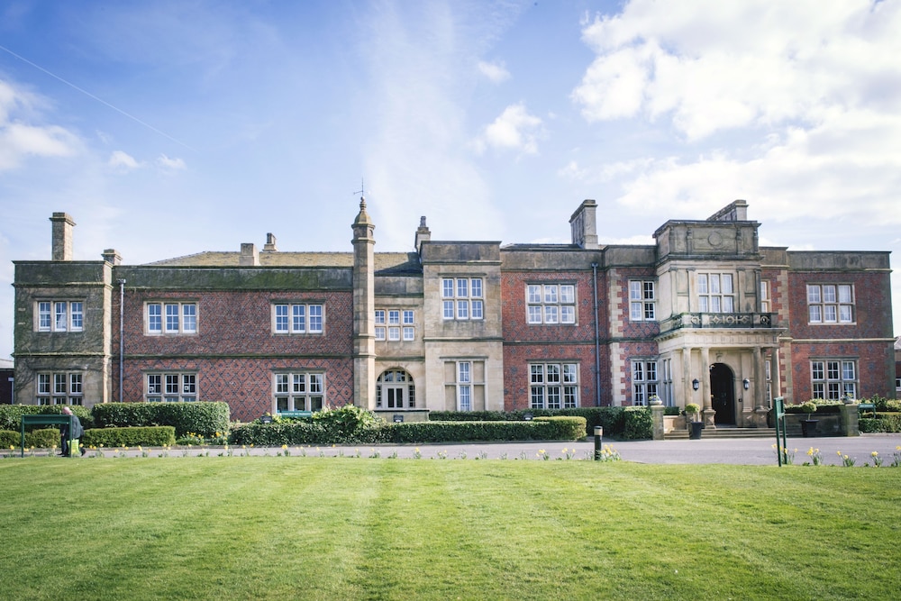 De Vere Cranage Estate 2/44