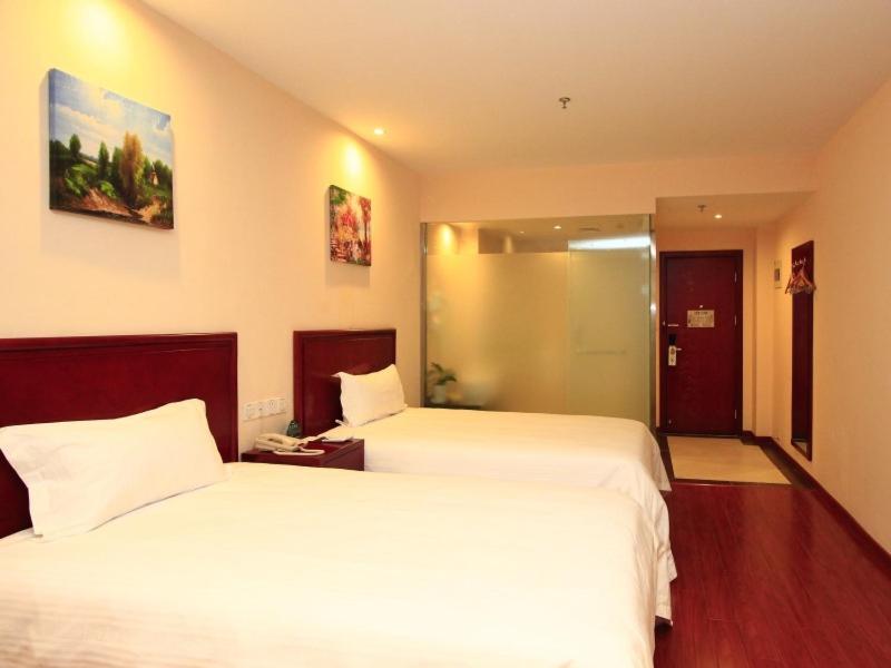 GreenTree Inn ShanDong RiZhao JuXian YinXing Avenue Middle ShanDong Road Business Hotel 34/67