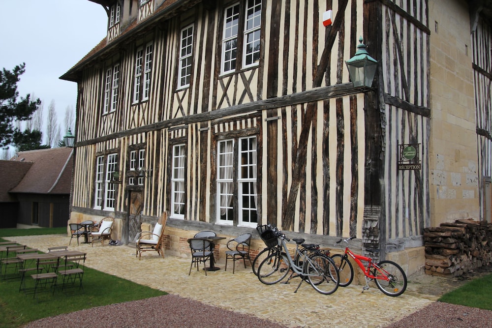 LES MANOIRS DES PORTES DE DEAUVILLE in Canapville (Calvados)