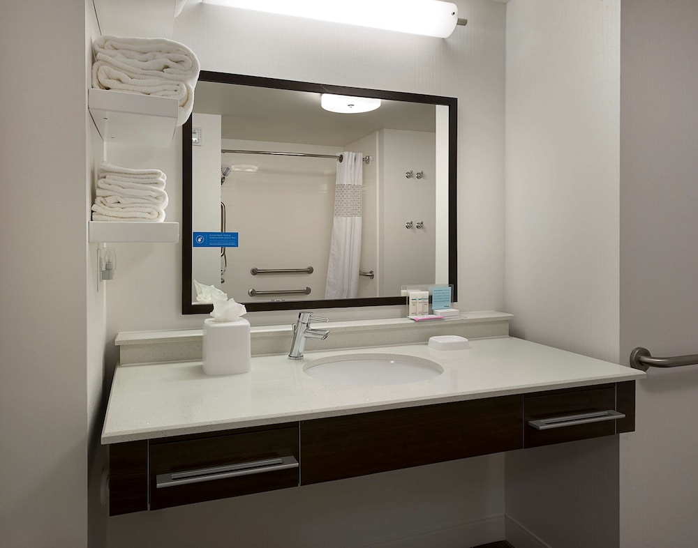 Hampton Inn Suites Charlotte Pineville 20/51