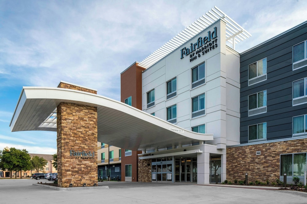 Fairfield Inn Suites Dallas Dfw Airport North Irving 33/38