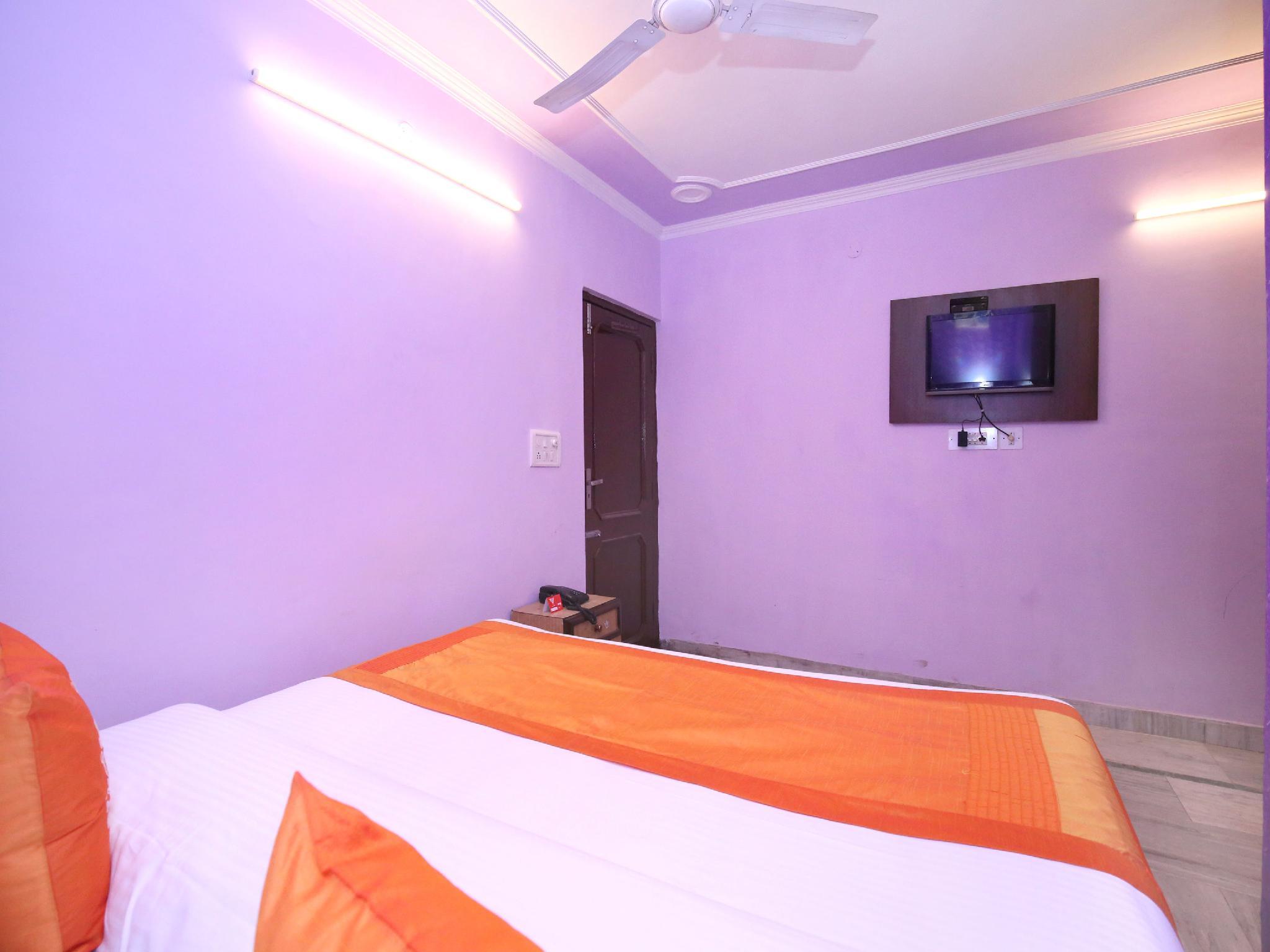Oyo 10384 Hotel Rajesh Palace 10/30