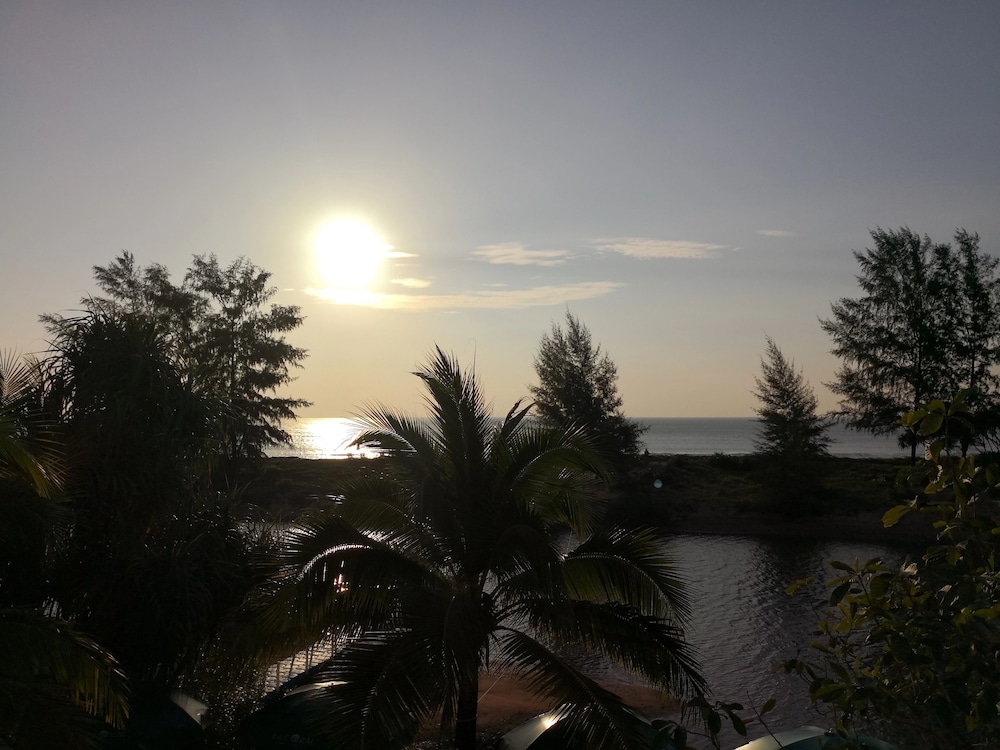 Le Coral Beach Resort And Cafe 72/79